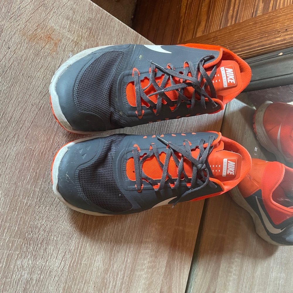 Nike Men's Black and Orange Athletic Shoes